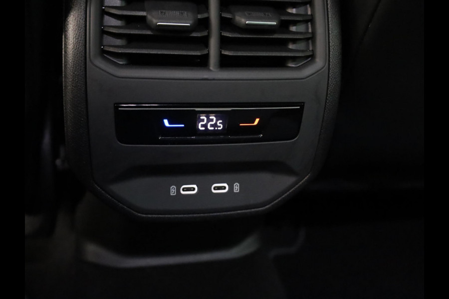 Seat Leon 1.5 eTSI FR Business Intense 150 pk Automaat | Navigatie | Parkeersensoren (Park assist) | Achteruitrijcamera | Elektr. bestuurdersstoel met geheugen | Keyless | Stoel/stuur verwarming |