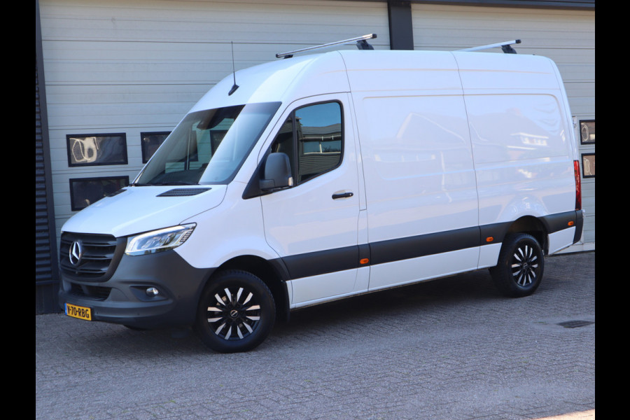 Mercedes-Benz Sprinter 319 CDI 3.0 V6 Automaat Euro 6 - L2H2 - Volledig Dealer onderhouden - LED - Trekhaak