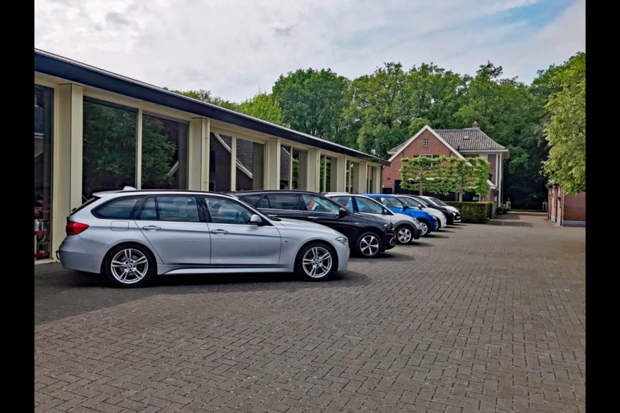 BMW X3 xDrive20i M-Sport Panodak, Leder, Trekh., 2e Eigenaar, NL-auto
