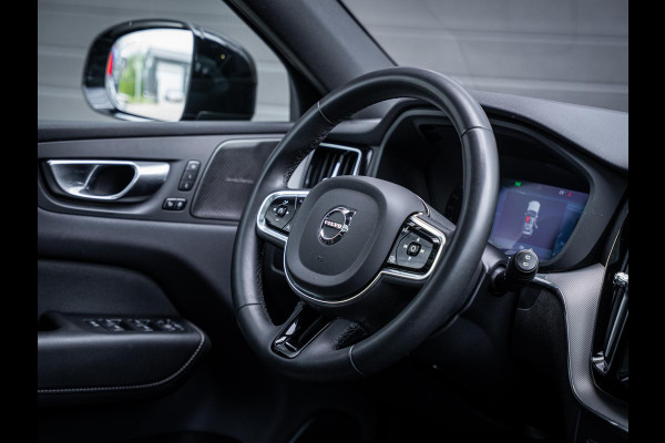 Volvo XC60 2.0 T6 Plug-in hybrid AWD Plus Dark - Long Range l Pano l Trekhaak l 360cam