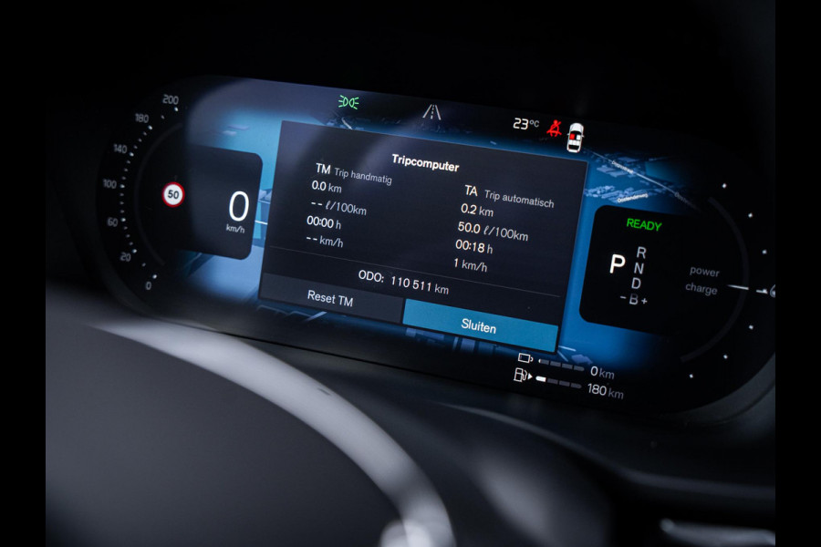 Volvo XC60 2.0 T6 Plug-in hybrid AWD Plus Dark - Long Range l Pano l Trekhaak l 360cam