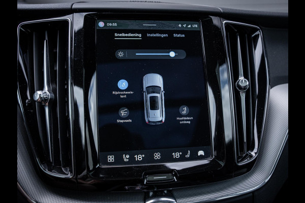 Volvo XC60 2.0 T6 Plug-in hybrid AWD Plus Dark - Long Range l Pano l Trekhaak l 360cam