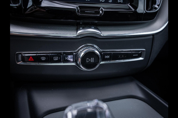 Volvo XC60 2.0 T6 Plug-in hybrid AWD Plus Dark - Long Range l Pano l Trekhaak l 360cam