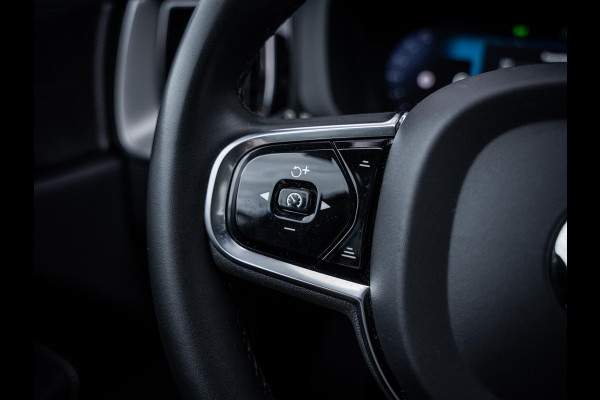 Volvo XC60 2.0 T6 Plug-in hybrid AWD Plus Dark - Long Range l Pano l Trekhaak l 360cam