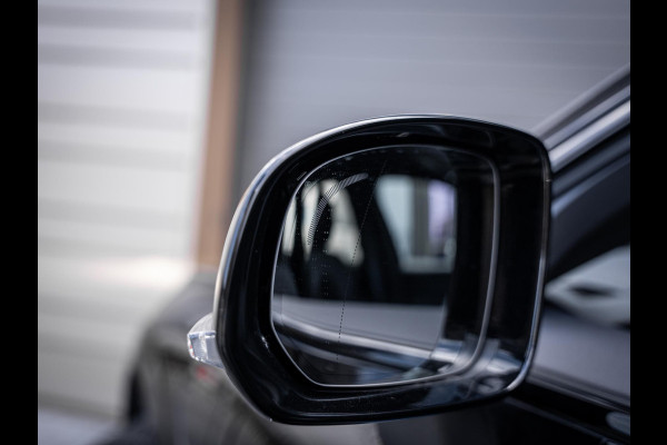 Volvo XC60 2.0 T6 Plug-in hybrid AWD Plus Dark - Long Range l Pano l Trekhaak l 360cam