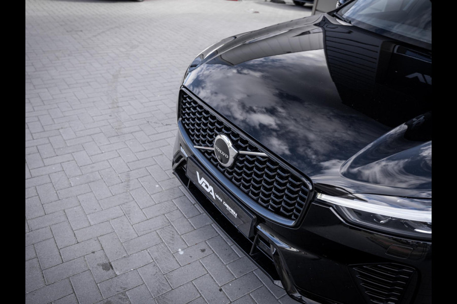 Volvo XC60 2.0 T6 Plug-in hybrid AWD Plus Dark - Long Range l Pano l Trekhaak l 360cam
