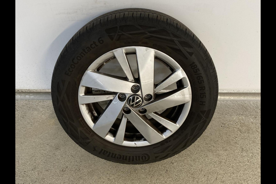Volkswagen Polo 1.0 TSI Style 110 pk Automaat (DSG) | Navigatie via App | Parkeersensoren | Autom. airco | Matrix LED koplampen | Stoelverwarming | Digital Cockpit Pro |
