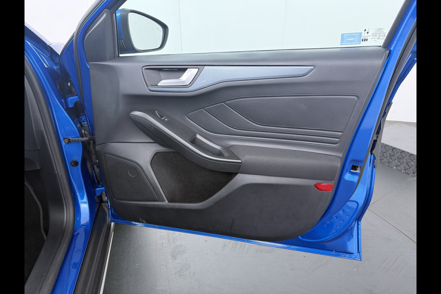 Ford FOCUS Wagon 1.0 EcoBoost Hybrid Active X - Trekhaak - All-Season banden - Camera - AppleCarplay - Android Auto - Virena Zekerheidspakket 895,-