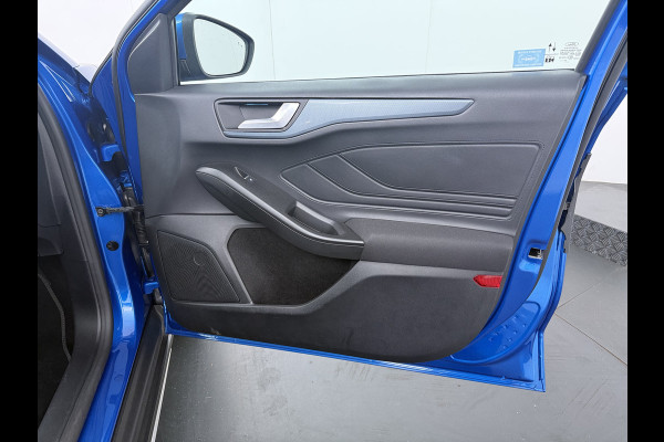 Ford FOCUS Wagon 1.0 EcoBoost Hybrid Active X - Trekhaak - All-Season banden - Camera - AppleCarplay - Android Auto - Virena Zekerheidspakket 895,-