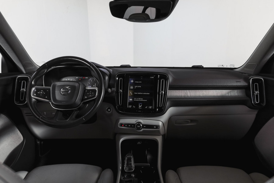 Volvo XC40 2.0 T4 190 PK Inscription Orig. NL | S/K-Panodak | Dig. Cockpit | Cruise | Winterpakket | Camera | NAV+App. Connect | ECC | Elek. Klep | Trekhaak | LM 19" |
