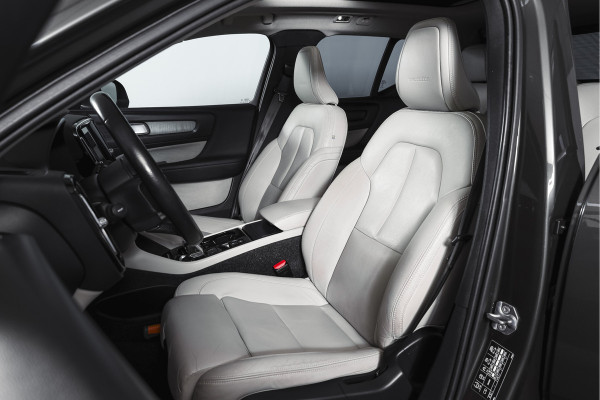 Volvo XC40 2.0 T4 190 PK Inscription Orig. NL | S/K-Panodak | Dig. Cockpit | Cruise | Winterpakket | Camera | NAV+App. Connect | ECC | Elek. Klep | Trekhaak | LM 19" |
