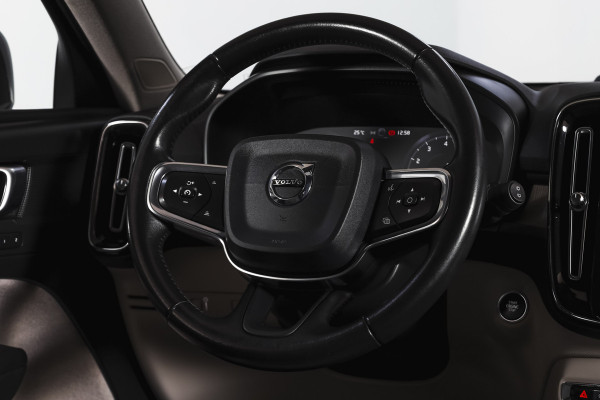 Volvo XC40 2.0 T4 190 PK Inscription Orig. NL | S/K-Panodak | Dig. Cockpit | Cruise | Winterpakket | Camera | NAV+App. Connect | ECC | Elek. Klep | Trekhaak | LM 19" |