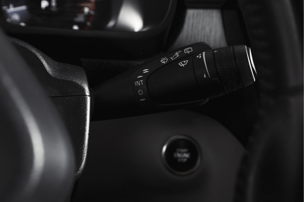 Volvo XC40 2.0 T4 190 PK Inscription Orig. NL | S/K-Panodak | Dig. Cockpit | Cruise | Winterpakket | Camera | NAV+App. Connect | ECC | Elek. Klep | Trekhaak | LM 19" |