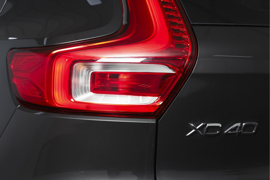 Volvo XC40 2.0 T4 190 PK Inscription Orig. NL | S/K-Panodak | Dig. Cockpit | Cruise | Winterpakket | Camera | NAV+App. Connect | ECC | Elek. Klep | Trekhaak | LM 19" |