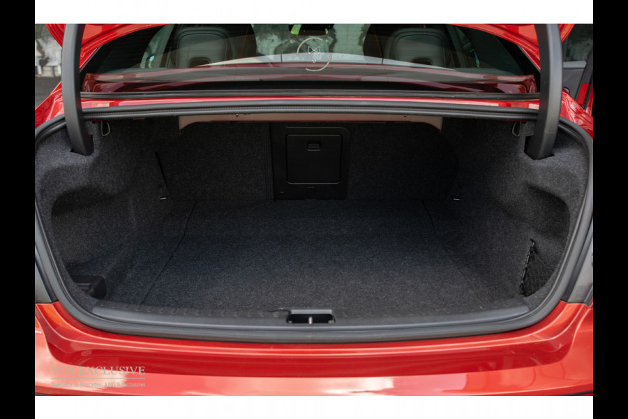 Volvo S60 2.0 T6 AWD Twin Engine R-Design Harman-Kardon|ACC|Keyless|18"|Verw-sportstoelen|Camera|Aut8