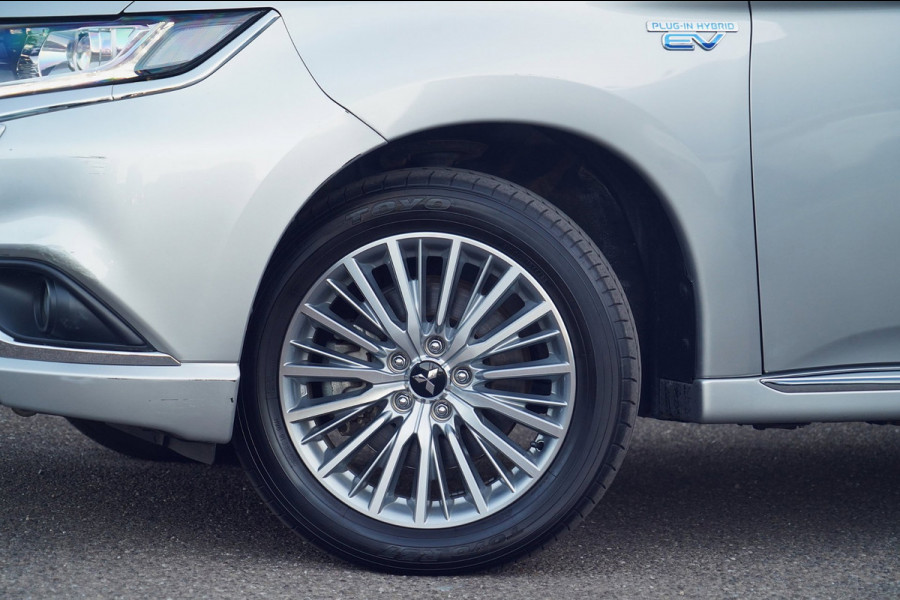 Mitsubishi Outlander 2.4 PHEV Pure+ / 18 Inch / 119dkm NAP / Carplay / Camera / NL-Auto