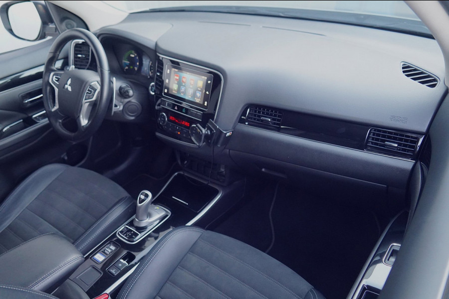 Mitsubishi Outlander 2.4 PHEV Pure+ / 18 Inch / 119dkm NAP / Carplay / Camera / NL-Auto