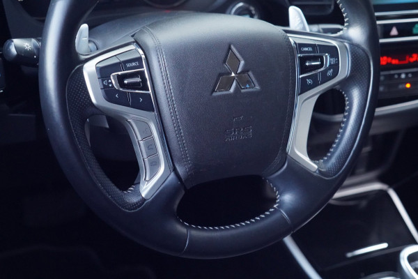 Mitsubishi Outlander 2.4 PHEV Pure+ / 18 Inch / 119dkm NAP / Carplay / Camera / NL-Auto