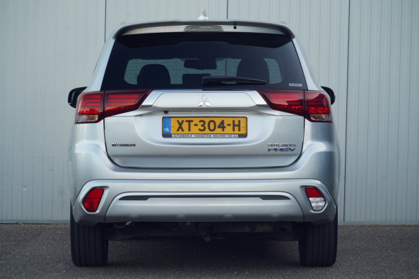 Mitsubishi Outlander 2.4 PHEV Pure+ / 18 Inch / 119dkm NAP / Carplay / Camera / NL-Auto