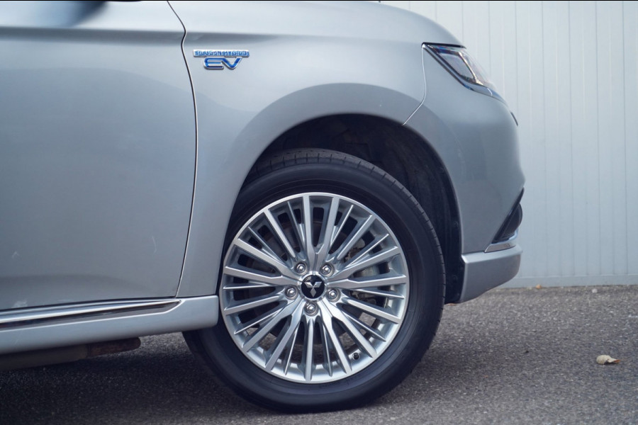 Mitsubishi Outlander 2.4 PHEV Pure+ / 18 Inch / 119dkm NAP / Carplay / Camera / NL-Auto