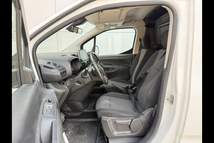 Opel Combo 1.5D 130PK Automaat L1 Climate Control Cruise Control Carplay Parkeersensoren Achter Trekhaak Camera
