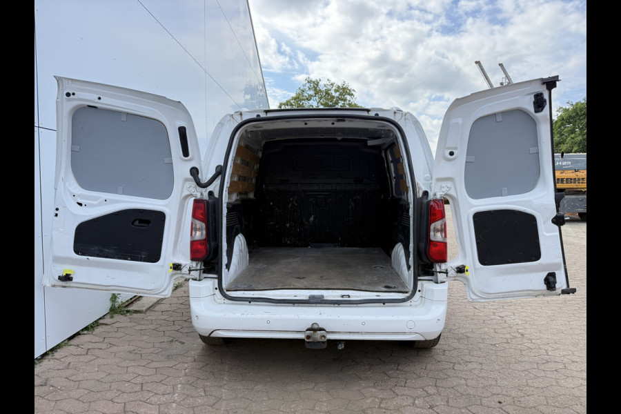 Opel Combo 1.5D 130PK Automaat L1 Climate Control Cruise Control Carplay Parkeersensoren Achter Trekhaak Camera