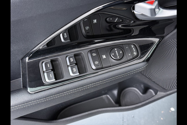 Kia Niro 1.6 GDi Hybrid DynamicLine - Navigatie - achteruitrijcamera -  Virena Zekerheidspakket 895 ,- BOVAG Garantie - Fabrieksgarantie T/M 2028