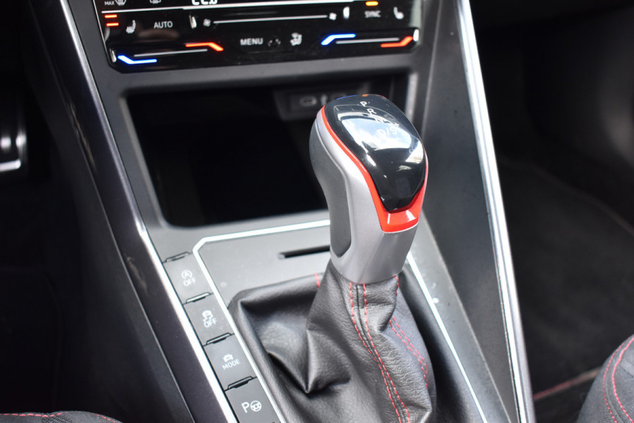 Volkswagen Polo 2.0 TSI 210PK DSG GTI-SPORT LED/CARPLAY/PDC