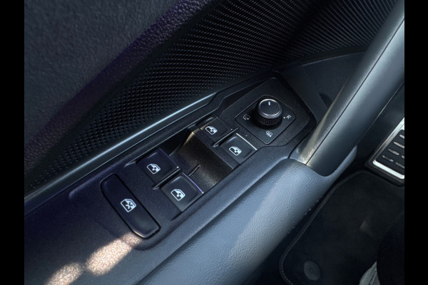 Volkswagen Tayron 1.5 eHybrid DSG R-LINE SPORT 360° CAMERA/HARMAN-KARDON/TREKHAAK