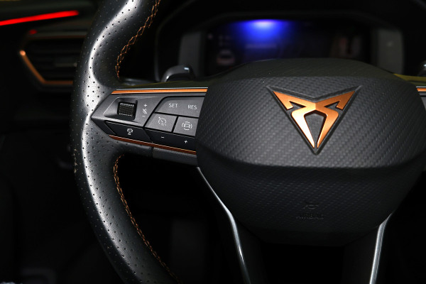 CUPRA Formentor 1.4 e-Hybrid Adrenaline AVM CARPLAY NAVI PANO MEMORY VIRTUAL CAMERA SFEER "23
