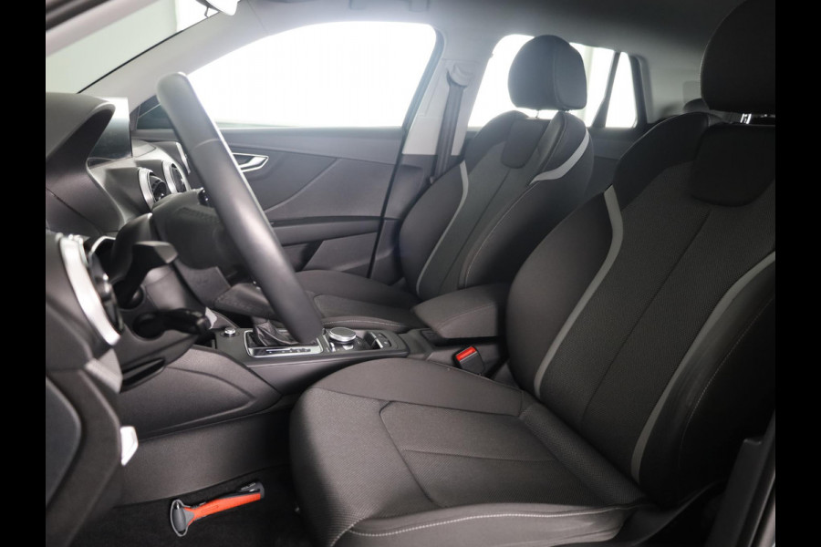 Audi Q2 35 TFSI Business Edition 150pk | Climatronic | Apple Carplay/Android Auto | Cuise control | LED koplampen | Lichtmetalen velgen 17" | Navigatiesysteem full map