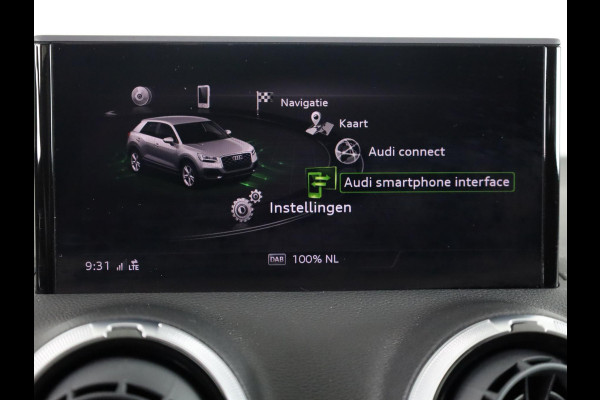 Audi Q2 35 TFSI Business Edition 150pk | Climatronic | Apple Carplay/Android Auto | Cuise control | LED koplampen | Lichtmetalen velgen 17" | Navigatiesysteem full map