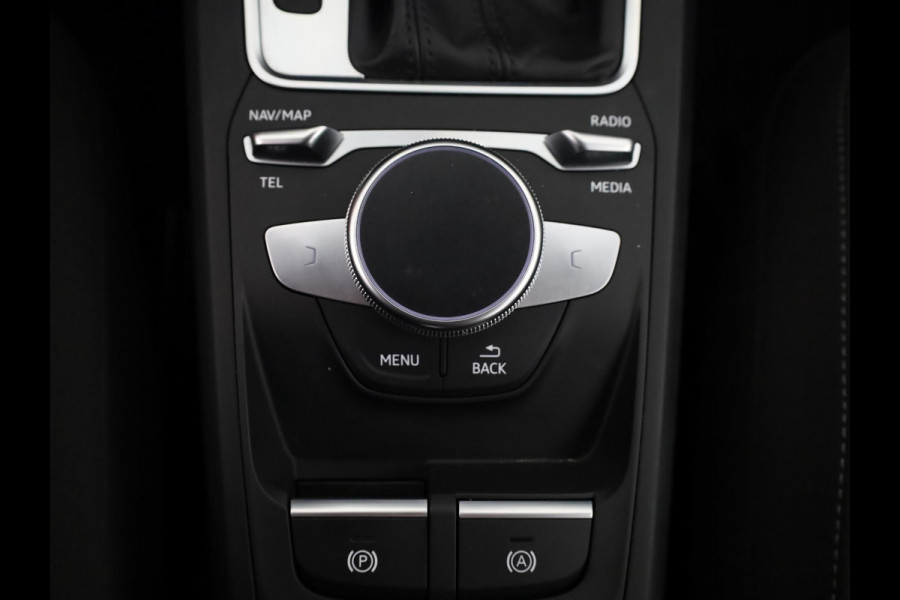 Audi Q2 35 TFSI Business Edition 150pk | Climatronic | Apple Carplay/Android Auto | Cuise control | LED koplampen | Lichtmetalen velgen 17" | Navigatiesysteem full map