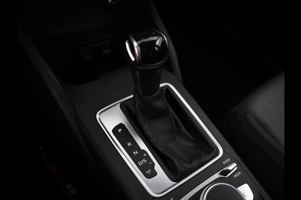 Audi Q2 35 TFSI Business Edition 150pk | Climatronic | Apple Carplay/Android Auto | Cuise control | LED koplampen | Lichtmetalen velgen 17" | Navigatiesysteem full map