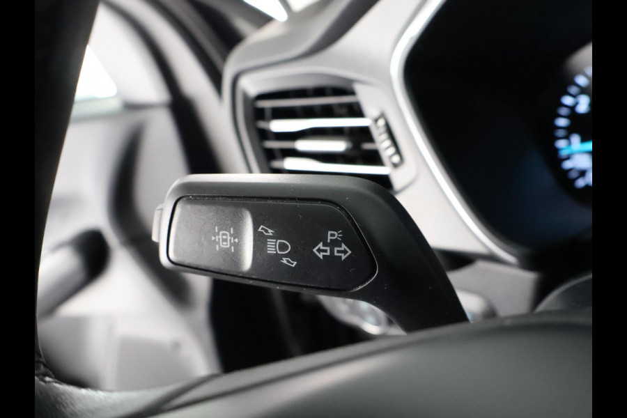 Ford Kuga 1.5 EcoBoost Titanium | Stuur-& Stoelverwarming | Navigatie | Trekhaak | Camera | Climate Control |