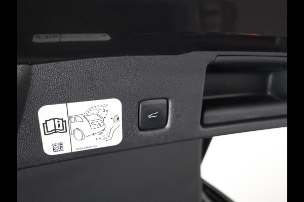 Ford Kuga 1.5 EcoBoost Titanium | Stuur-& Stoelverwarming | Navigatie | Trekhaak | Camera | Climate Control |
