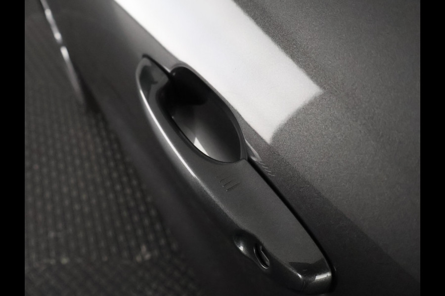 Ford Kuga 1.5 EcoBoost Titanium | Stuur-& Stoelverwarming | Navigatie | Trekhaak | Camera | Climate Control |