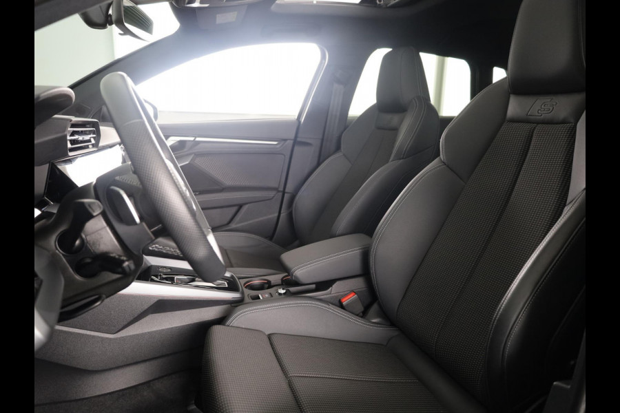 Audi A3 Sportback 30 TFSI S edition 116 pk S-tronic | Verlengde garantie | Navigatie | Panoramadak | Parkeersensoren (Park assist) | Achteruitrijcamera | S-Line |