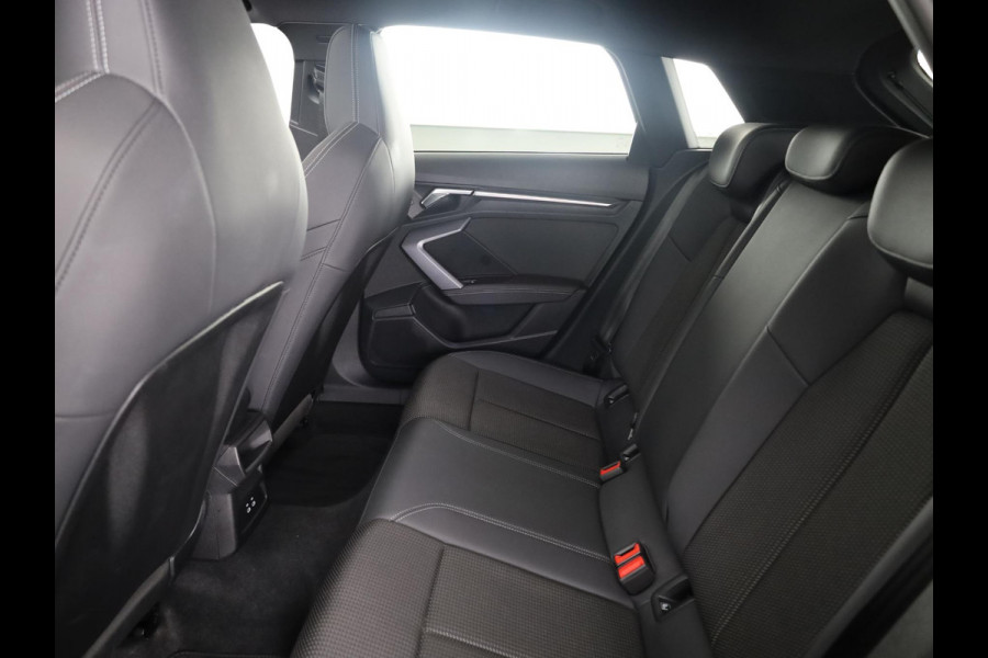 Audi A3 Sportback 30 TFSI S edition 116 pk S-tronic | Verlengde garantie | Navigatie | Panoramadak | Parkeersensoren (Park assist) | Achteruitrijcamera | S-Line |