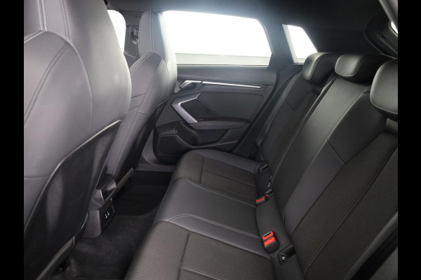 Audi A3 Sportback 30 TFSI S edition 116 pk S-tronic | Verlengde garantie | Navigatie | Panoramadak | Parkeersensoren (Park assist) | Achteruitrijcamera | S-Line |