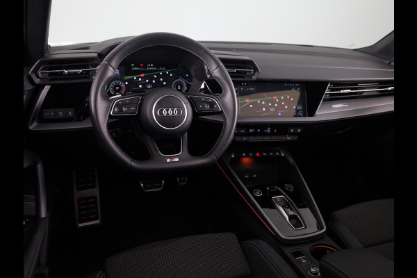 Audi A3 Sportback 30 TFSI S edition 116 pk S-tronic | Verlengde garantie | Navigatie | Panoramadak | Parkeersensoren (Park assist) | Achteruitrijcamera | S-Line |