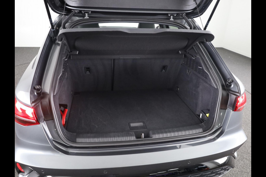 Audi A3 Sportback 30 TFSI S edition 116 pk S-tronic | Verlengde garantie | Navigatie | Panoramadak | Parkeersensoren (Park assist) | Achteruitrijcamera | S-Line |