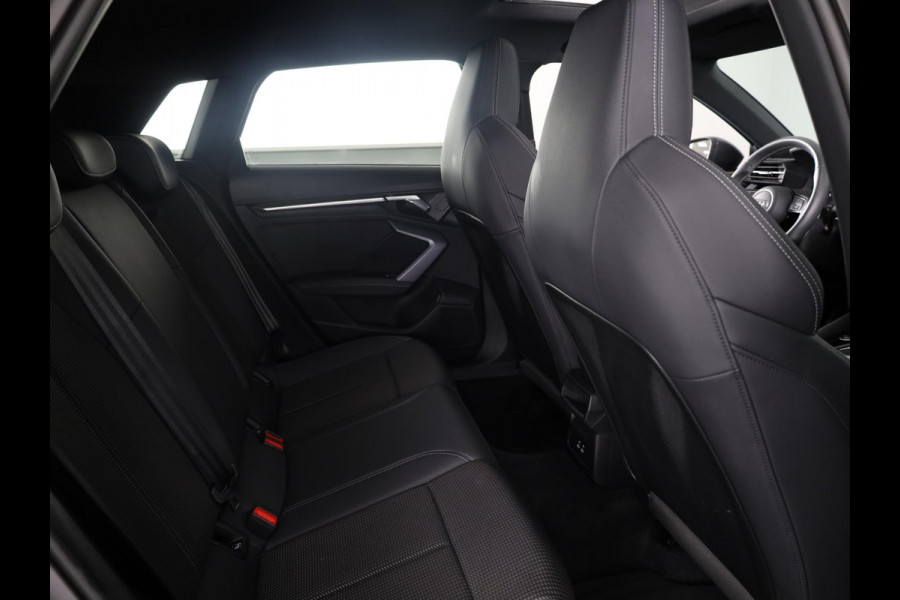 Audi A3 Sportback 30 TFSI S edition 116 pk S-tronic | Verlengde garantie | Navigatie | Panoramadak | Parkeersensoren (Park assist) | Achteruitrijcamera | S-Line |