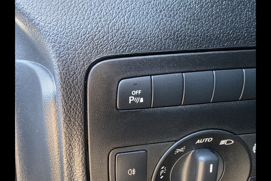 Mercedes-Benz eVito eVito 112 L2 Business Solution 60 kWh Achteruitrijcamera Airco  Stoelverwarming