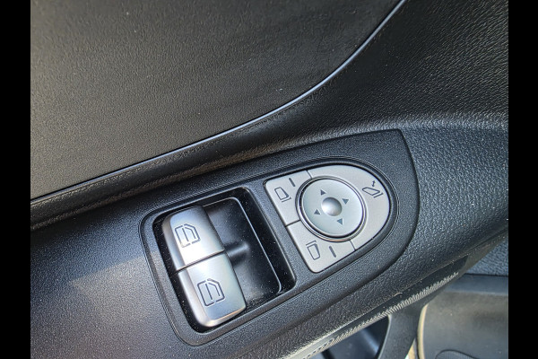 Mercedes-Benz eVito eVito 112 L2 Business Solution 60 kWh Achteruitrijcamera Airco  Stoelverwarming