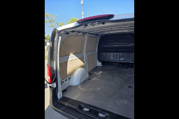 Mercedes-Benz eVito eVito 112 L2 Business Solution 60 kWh Achteruitrijcamera Airco  Stoelverwarming
