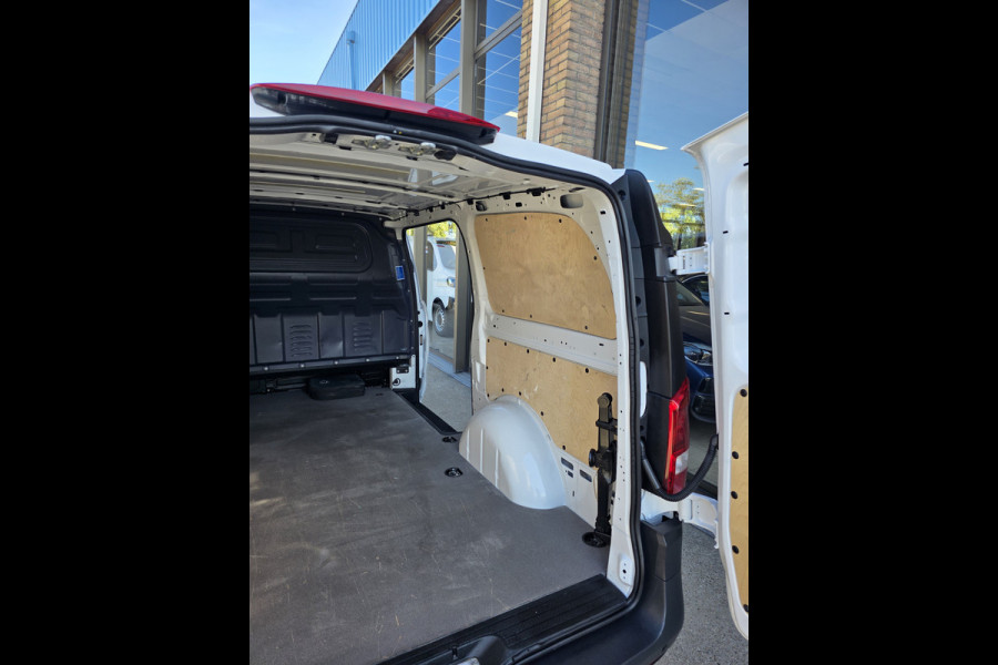 Mercedes-Benz eVito eVito 112 L2 Business Solution 60 kWh Achteruitrijcamera Airco  Stoelverwarming