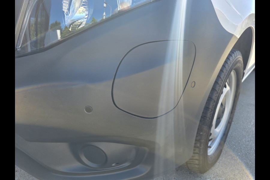 Mercedes-Benz eVito eVito 112 L2 Business Solution 60 kWh Achteruitrijcamera Airco  Stoelverwarming