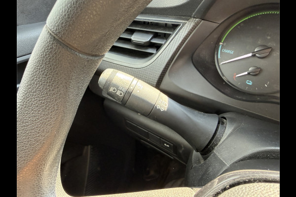 Renault Kangoo E-Tech 45kWh 122PK L1 300km WLTP Climate Control Carplay Parkeersensoren 360° Snelladen