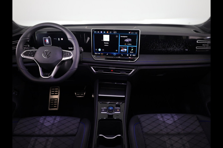 Volkswagen Tiguan 1.5 eHybrid R-Line Edition 272 pk Automaat (DSG) | Navigatie via App | Panoramadak | Trekhaak (wegklapbaar) | Parkeersensoren (Park assist) | Achteruitrijcamera | Keyless | R-Line |